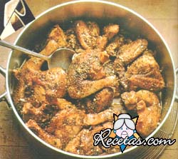 Pollo al vino blanco