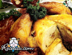 Pollo relleno con compota de cebollas