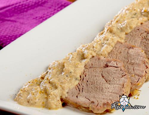 Redondo a la leche con flores de hino...