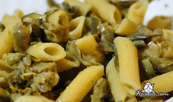 Rigatoni con alcachofas