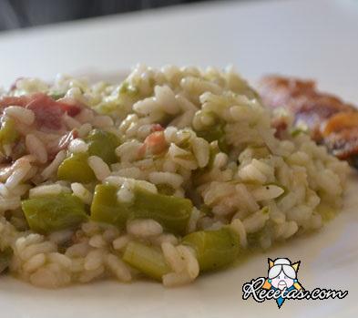 Risotto con espárragos y tocino