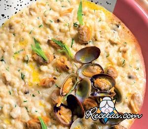 Risotto cremoso con almejas