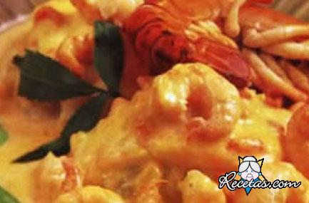 Rosca de merluza y camarones