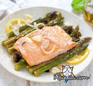Salmón al horno con espárragos