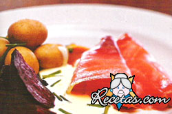 Salmón con remolachas glaceadas