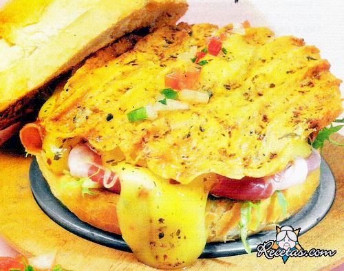 Sándwich de provoleta con jamón crudo