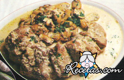 Solomillo de cerdo con leche y champiñones