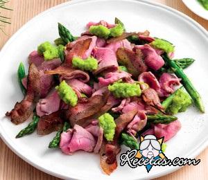 Solomillo con espárragos y tocino