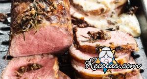 Solomillo de ternera con setas y salsa de vino blanco