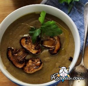 Sopa-crema de champiñones y patatas