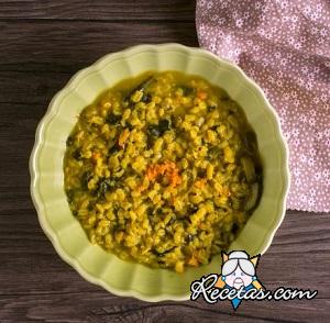 Sopa de cebada vegetales y cúrcuma