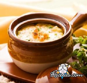 Sopa de cebolla gratinada