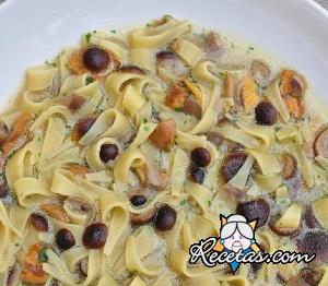 Sopa de setas y pasta
