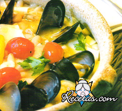 Sopa de mejillones y porotos
