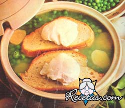 Sopa rústica de arvejas