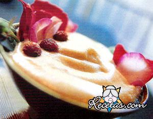 Soufflé de sabayón con frutos del bosque