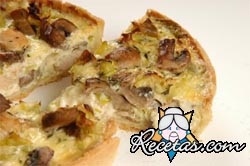 Tarta de puerros, panceta y queso