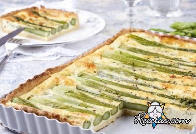 Tarta rústica con espárragos