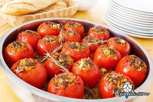 Tomates rellenos calientes