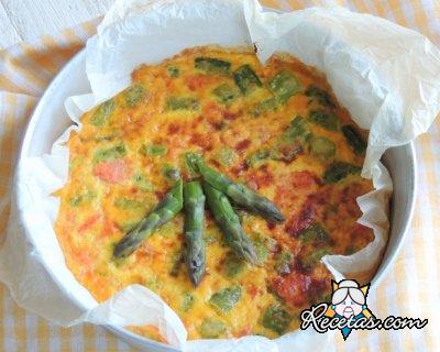 Tortilla de tomates, cebollas y espárragos