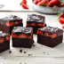 Brownies de chocolate y fresas