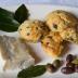 Muffin salados con olivas y queso azul