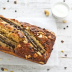 Pan de plátano con café, anacardos y chispas de chocolate