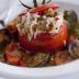 Tomates rellenos con almejas guisadas