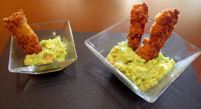 Pollo frito con salsa guacamole